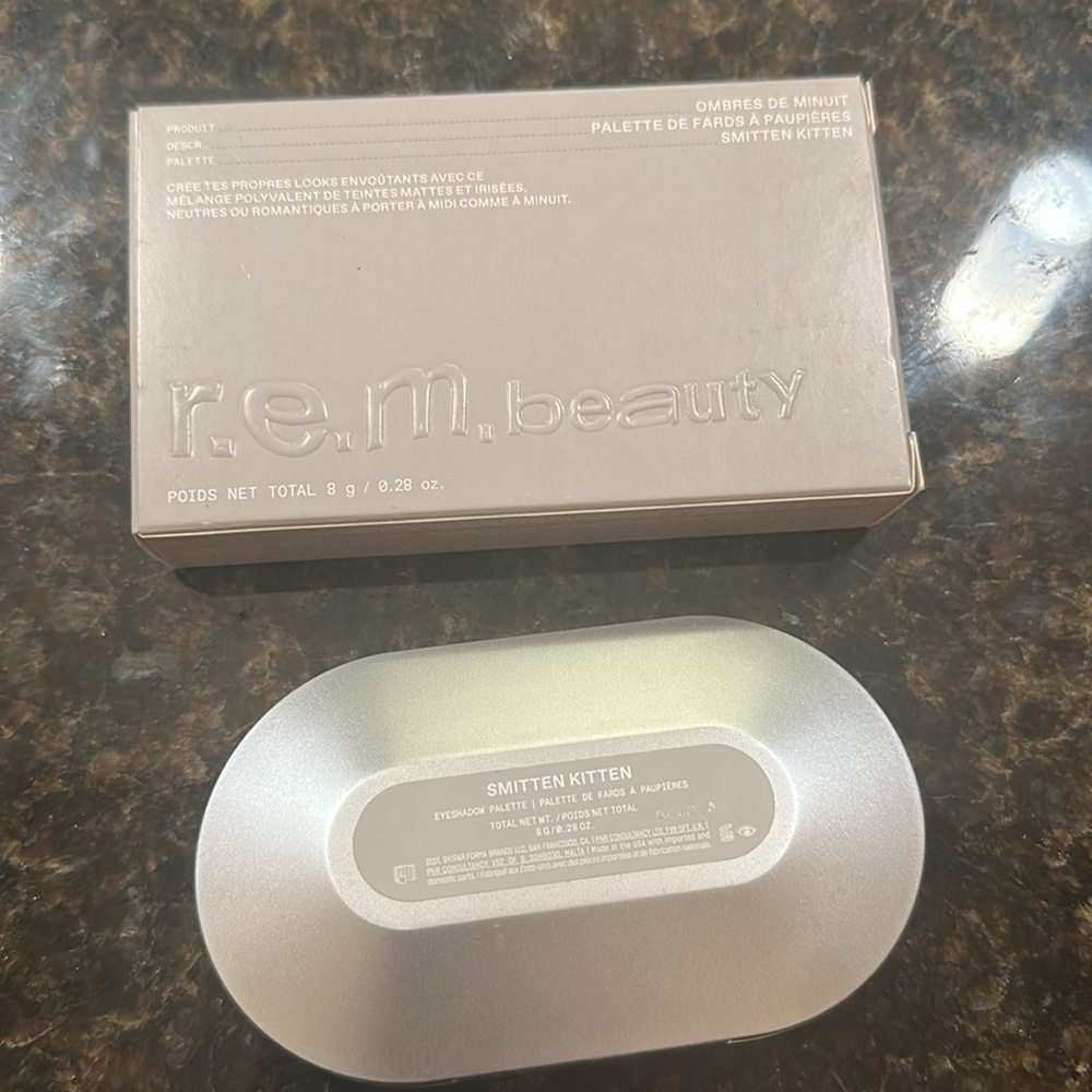 r.e.m. beauty Eyeshadow Palette in Smitten Kitten - Lightly Used - Picture 2 of 3